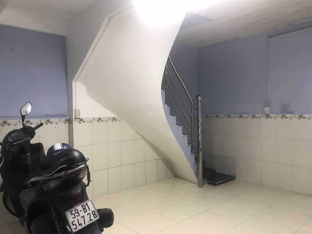 Nhà cho thuê nguyên căn nơ trang long, gần cầu băng ky, ở liền, 1 trệt, 1 lầu, 1 lửng