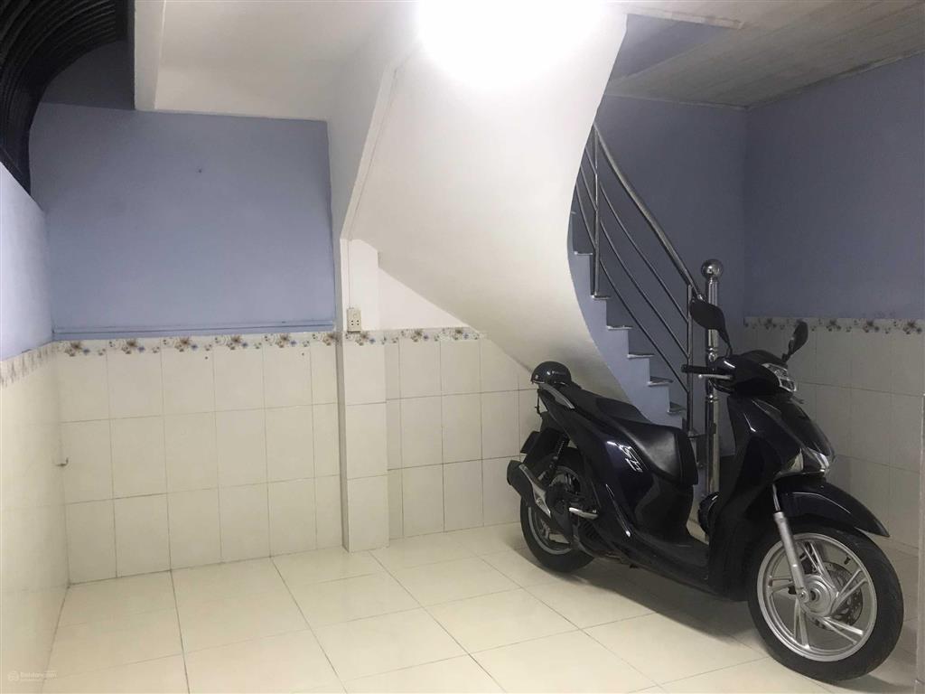 Nhà cho thuê nguyên căn nơ trang long, gần cầu băng ky, ở liền, 1 trệt, 1 lầu, 1 lửng
