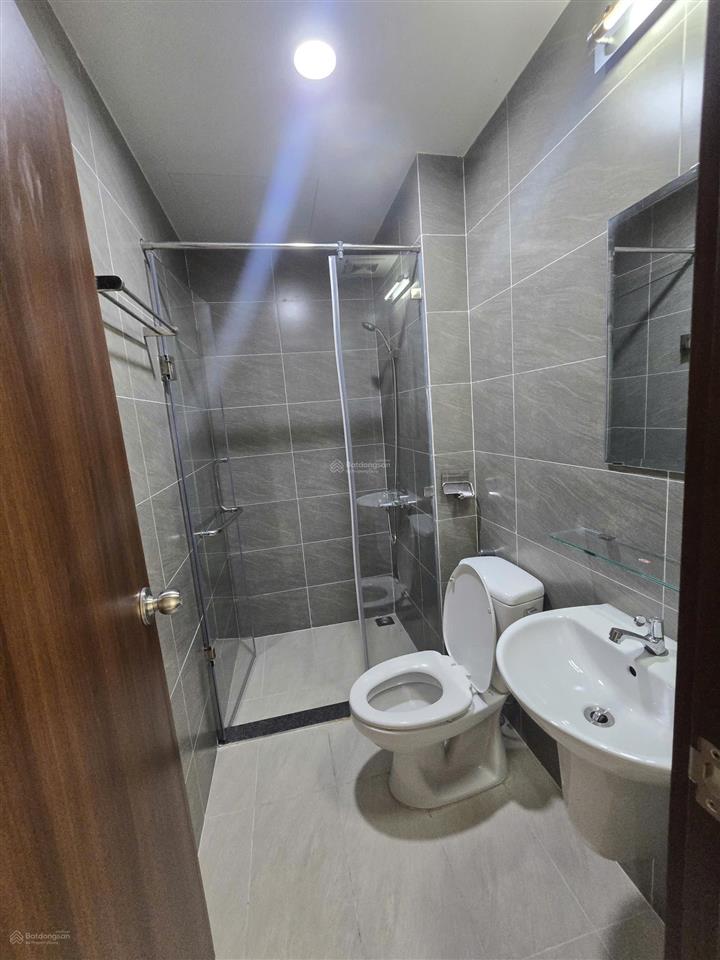 Chính chủ cho thuê ch 2pn2wc65m2 green river mt phạm thế hiển, nhà trống ở ngay, giá 8.5 triệu