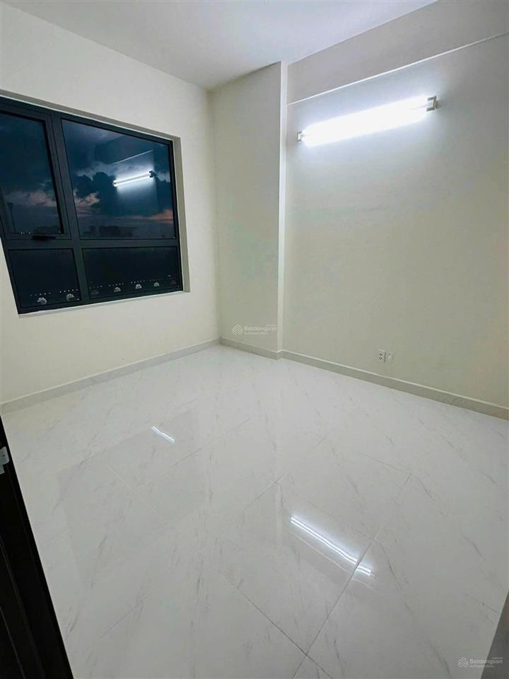 Chính chủ cho thuê ch 2pn2wc65m2 green river mt phạm thế hiển, nhà trống ở ngay, giá 8.5 triệu