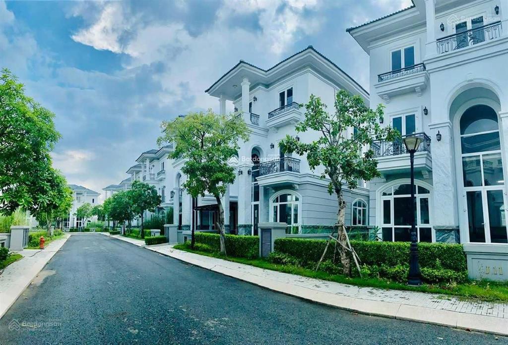 Biệt thự đơn lập sol villas 3 mặt tiền, vị trí cực hiếm. dt 350m2, chỉ 130 tr/m2.  0902 746 ***