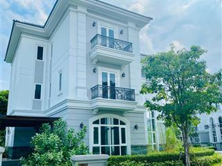 Chủ đi định cư cần bán biệt thự góc, ngay hồ bơi, vị trí cực hiếm.  0902.746,319