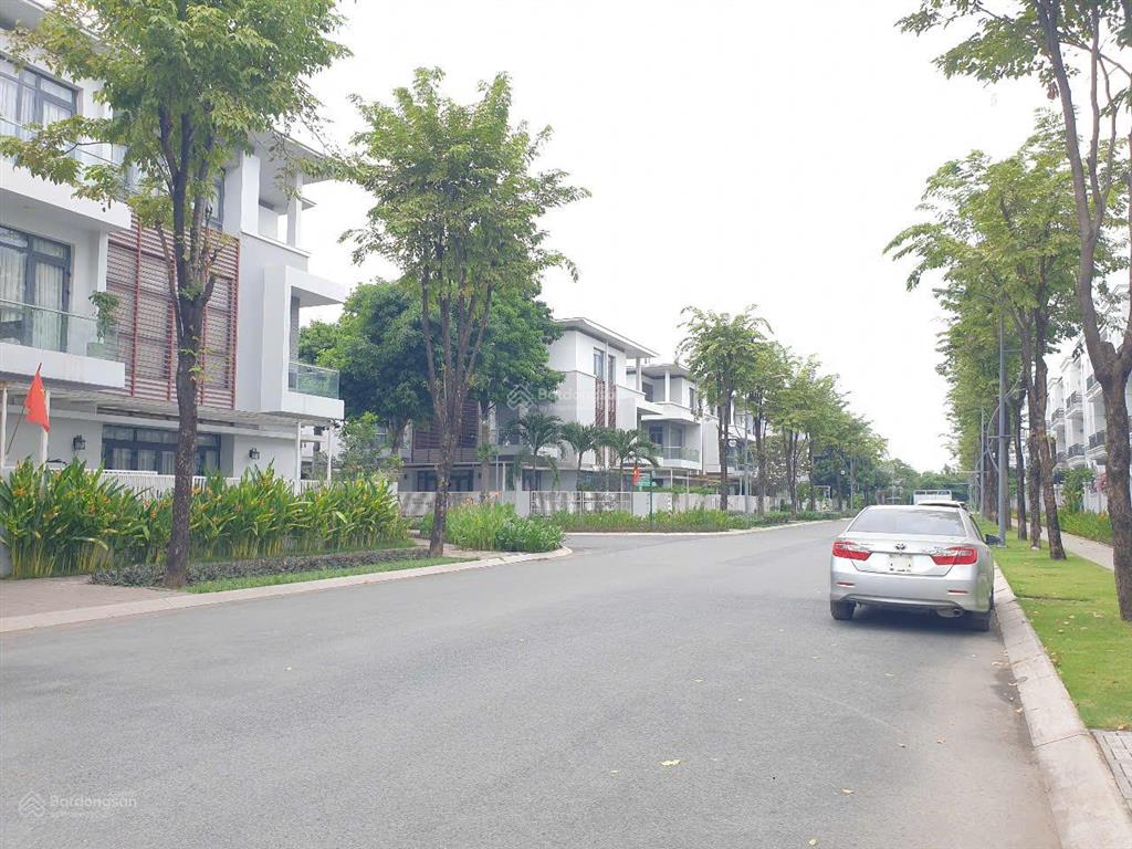 Nhà đường phượng vỹ 20m. dt 120m2, chỉ 13.5 tỷ.  0902,746.319