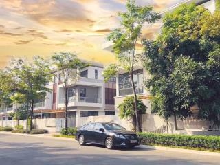 Bán 2 hoặc 3 căn kế ngay đường 20m, thích hợp làm vp, kinh doanh. dt 300430m2.  0902,746.319