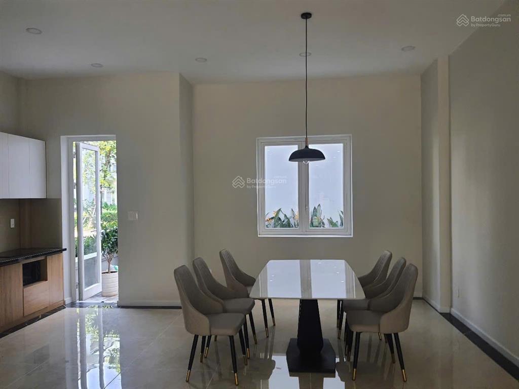 Biệt thự full nt cao cấp, đang có hđ thuê. dt 120m2, chỉ 16.5 tỷ.  0902 746 ***