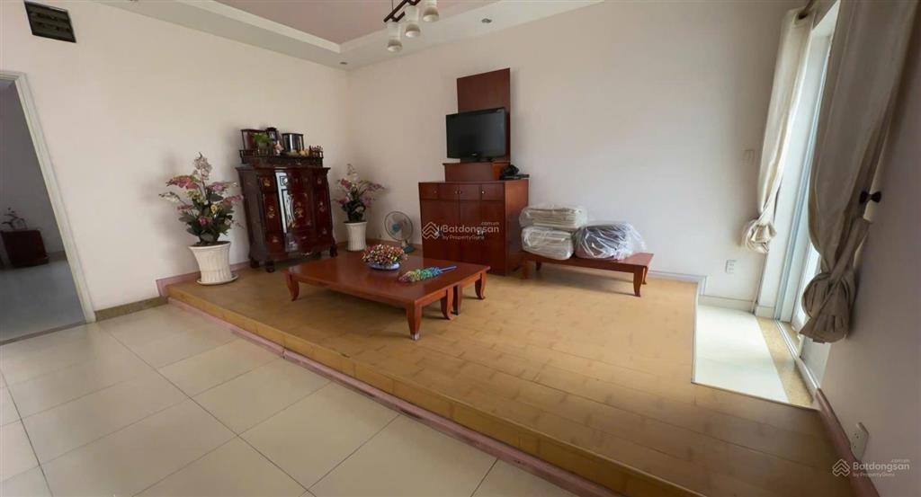 Bán đất tặng nhà. dt 7x24, nhà 4 tầng, đã có sổ, chỉ 8,8 tỷ.  0902 746 ***