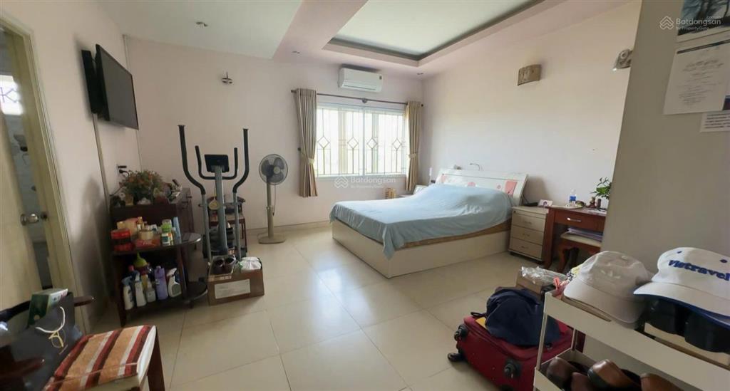 Bán đất tặng nhà. dt 7x24, nhà 4 tầng, đã có sổ, chỉ 8,8 tỷ.  0902 746 ***