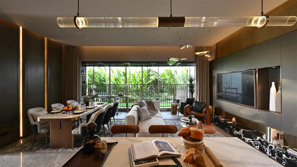 Dinh thự 3 mặt tiền. dt 390m², mua trực tiếp cđt, ck cao.  0902 746 ***