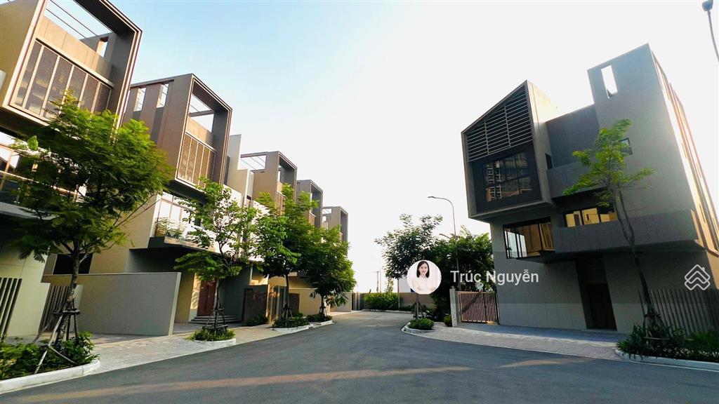 Biệt thự siêu đẹp, khu compound sycamore. dt 200m2, chỉ 20 tỷ.  0902 746 ***