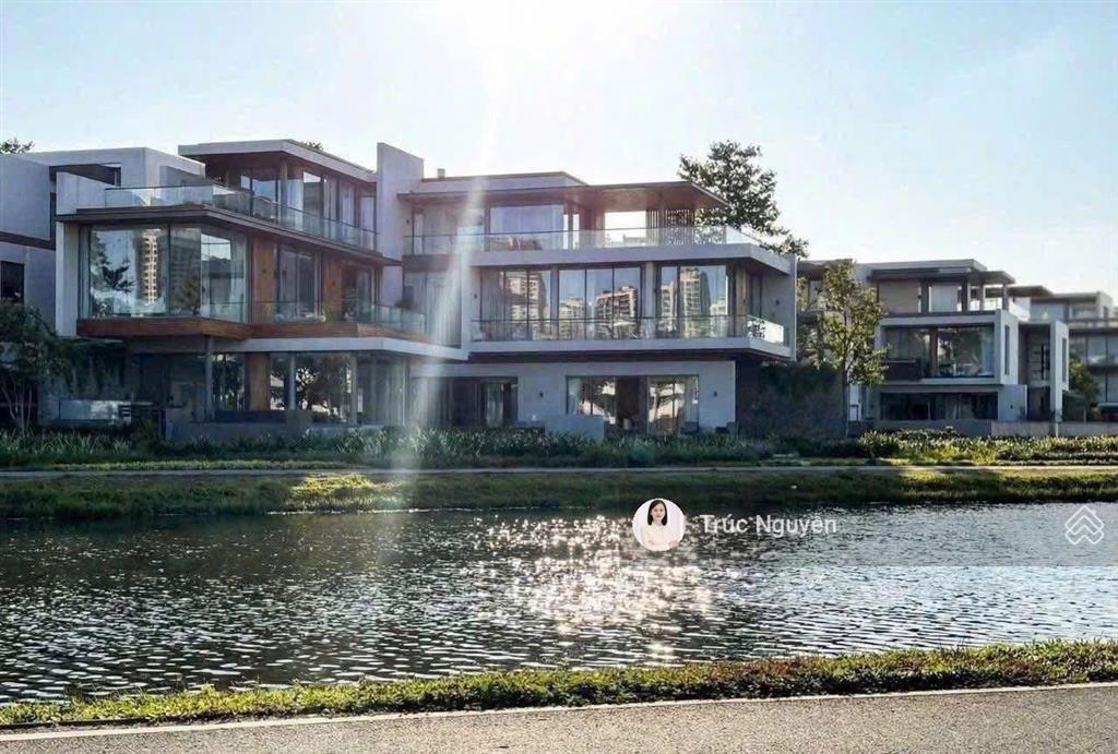 Tuyệt phẩm biệt thự khu compound 3 mặt sông, có bến du thuyền, chỉ trả 30%.  0902 746 ***