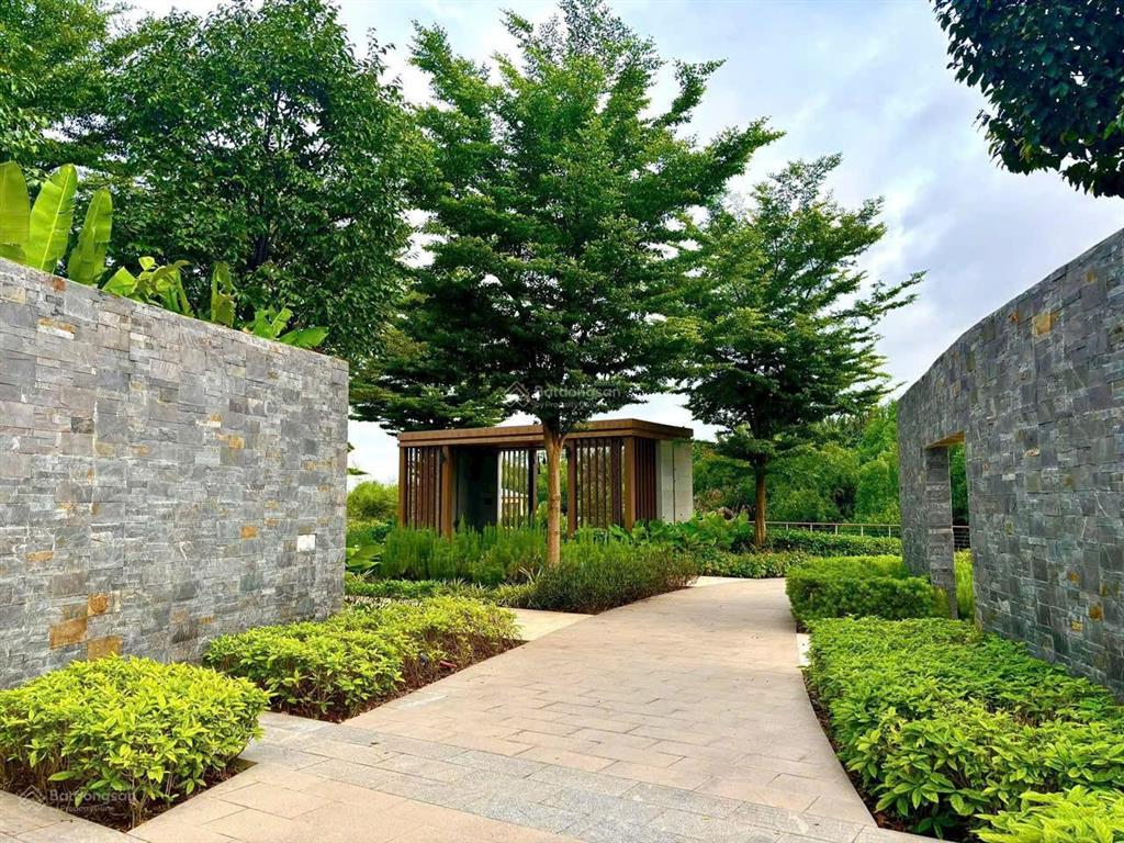 Biệt thự vườn khu compound. dt 6x19m. nhà 3 mặt sông. chỉ trả 20% nhận nhà.  0902.746,319