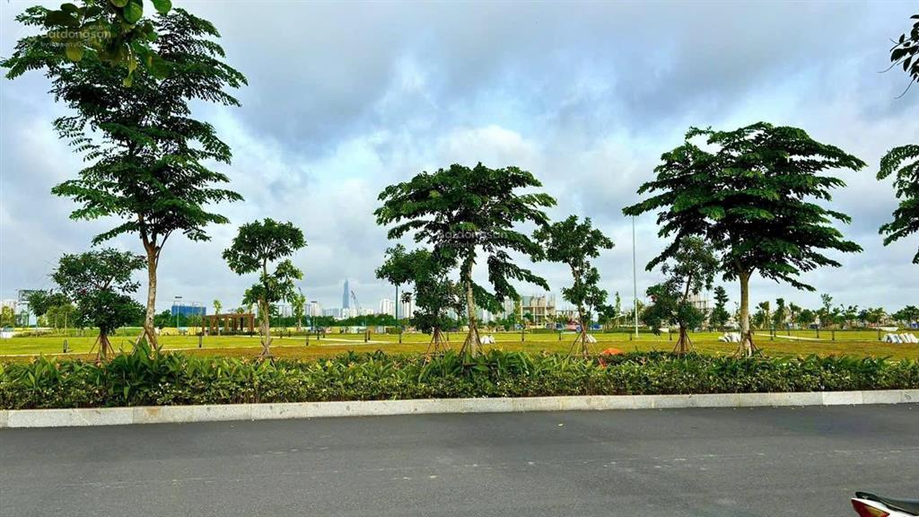 Biệt thự vườn khu compound. dt 6x19m. nhà 3 mặt sông. chỉ trả 20% nhận nhà.  0902.746,319