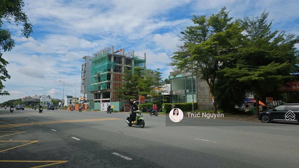 Đất mt trương văn bang, da huy hoàng, đoạn đông đúc. dt 8x20, giá 530 tr/m2.  0902 746 ***