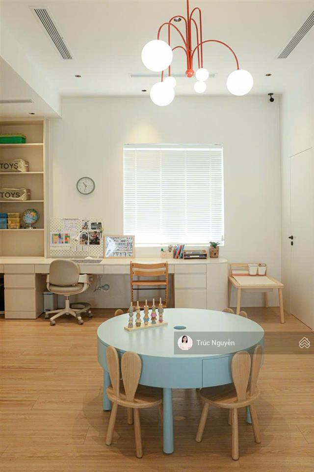 Cho thuê biệt thự tân cổ điển có hồ bơi, nhà mới full nội thất, có thang máy. 0902 746 ***
