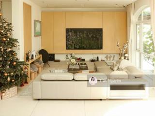 Cho thuê biệt thự tân cổ điển có hồ bơi, nhà mới full nội thất, có thang máy. 0902 746 ***