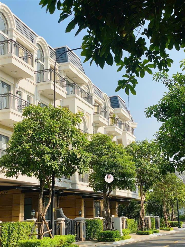 Biệt thự song lập, đối diện công viên. dt 10x20, chỉ 30 tỷ.  0902 746 ***