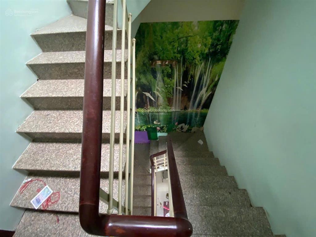 Nhà (4x10 nở hậu) đúc 2 tấm, cách mt 3/2 chỉ 40m.giá tốt 6.3 tỷ