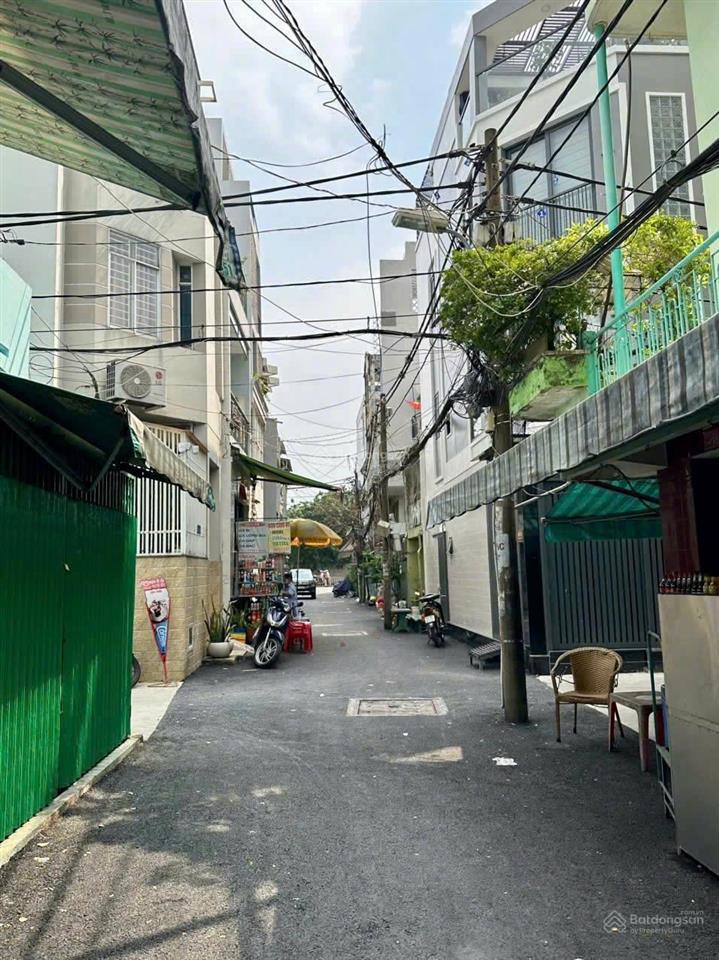 Ngang 5m hiếm có tại q11 ngay parkson lê đại hành  xe hơi tận nhà