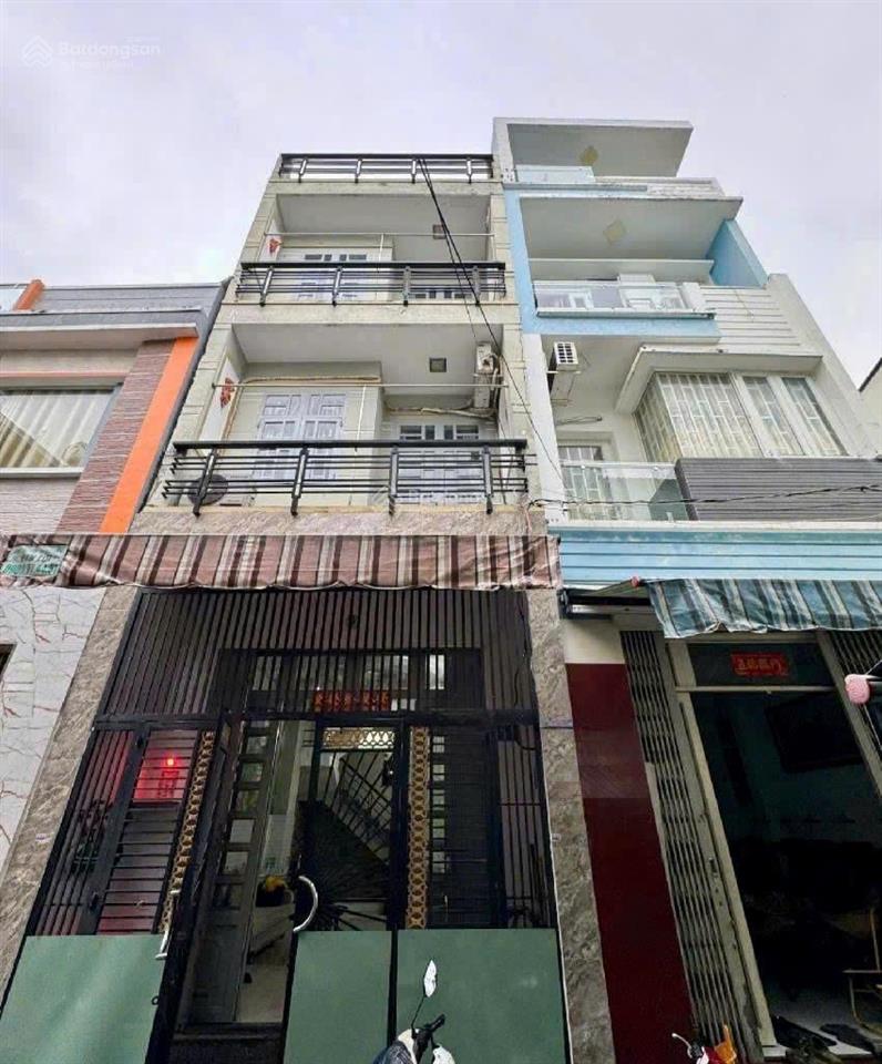 5.2 tỷ  nhà 2 lầu hxt ngay chợ bình tây đường hậu giang