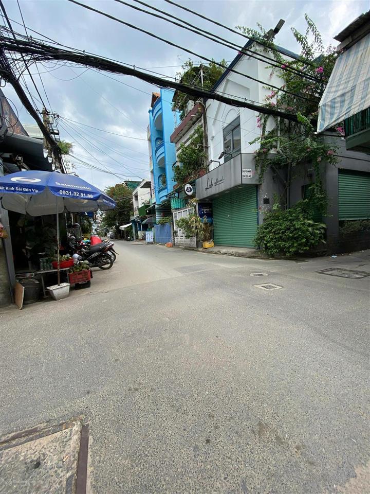 5.2 tỷ  nhà 2 lầu hxt ngay chợ bình tây đường hậu giang