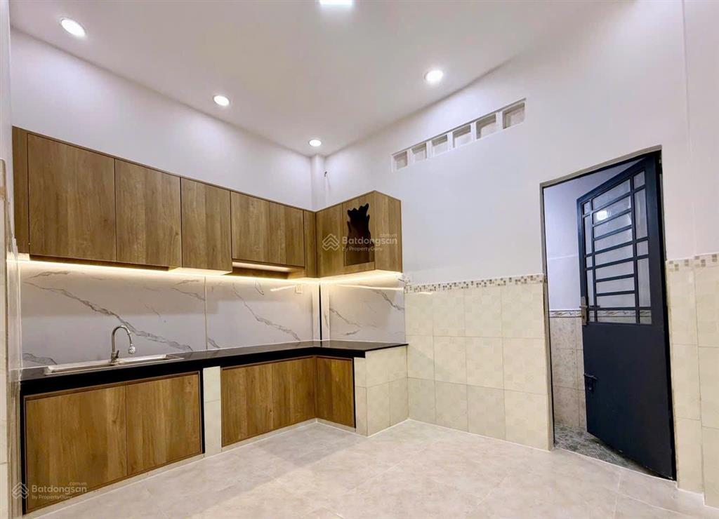 Ngay bình tiên  phạm văn chí  nhà mới đúc 3 tấm (4x10)