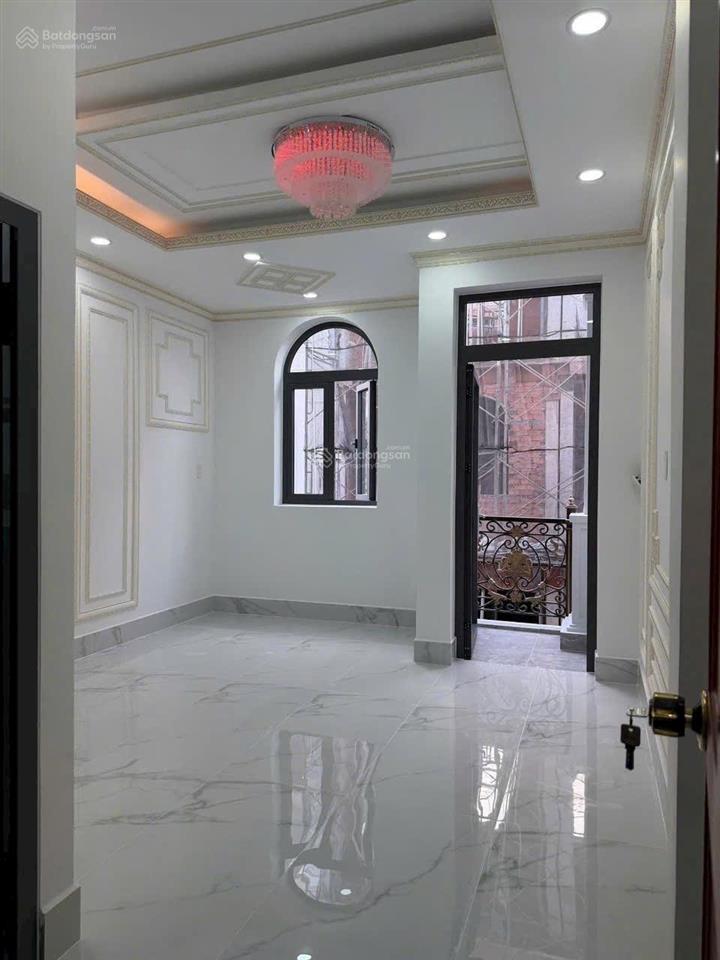 Chỉ 975tr có ngay nhà đúc 3.5 tấm cực đẹp mt đường phú định