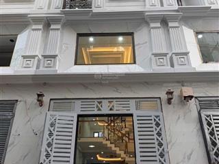 Chỉ 975tr có ngay nhà đúc 3.5 tấm cực đẹp mt đường phú định