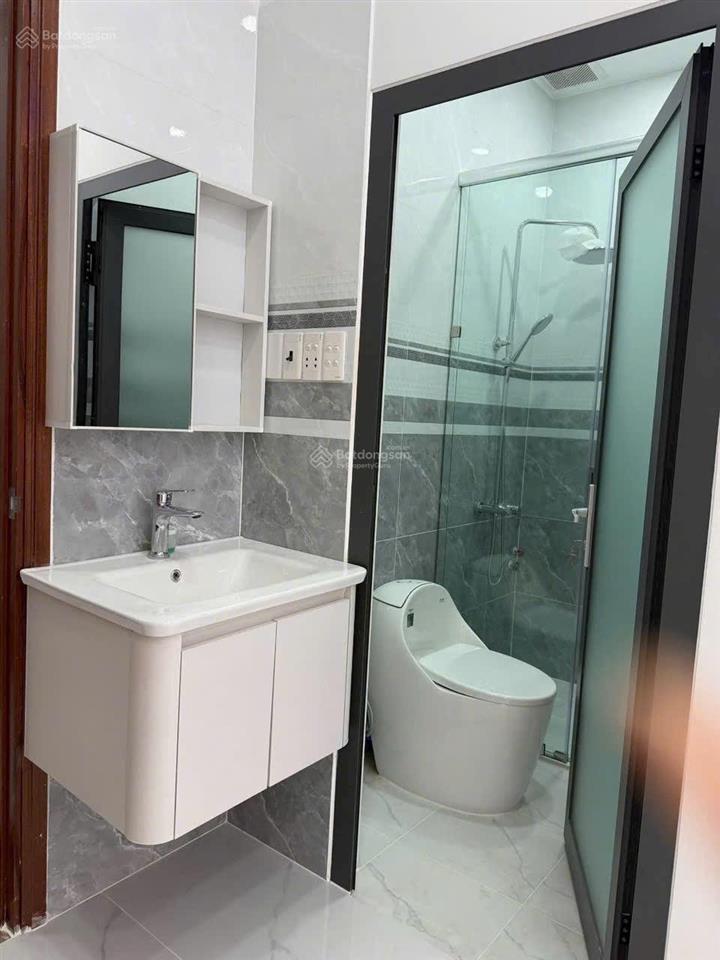 Chỉ 975tr có ngay nhà đúc 3.5 tấm cực đẹp mt đường phú định