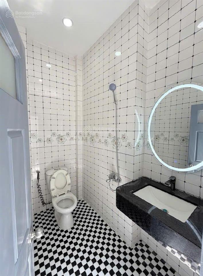 Nhà 4 tấm (4.8 x 18) mt lê công phép ngay kinh dương vương