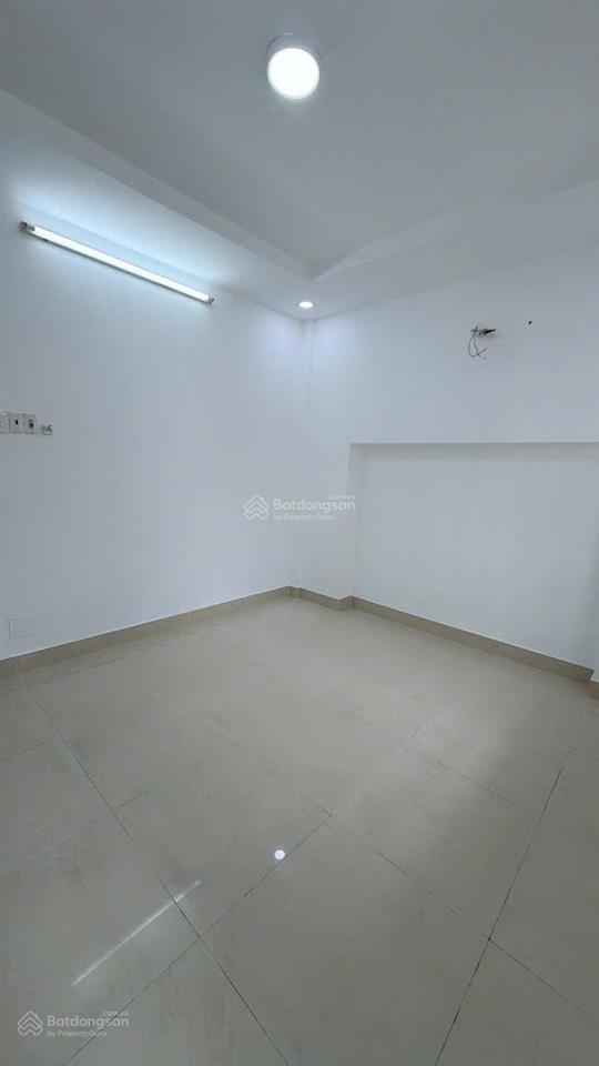 Hàng hiếm! chỉ 6.85 tỷ  nhà 3 tấm hxh lạc long quân