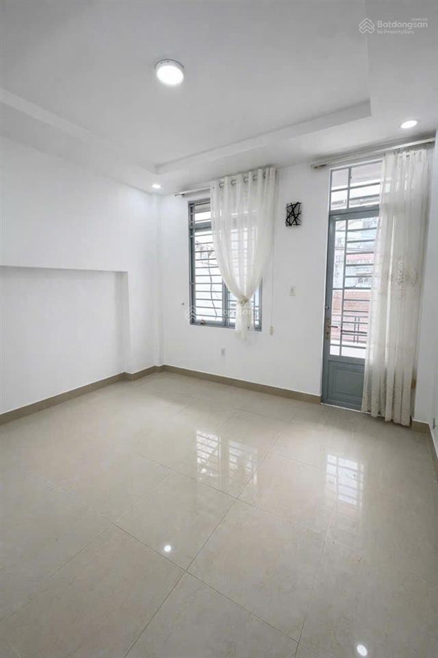 Hàng hiếm! chỉ 6.85 tỷ  nhà 3 tấm hxh lạc long quân