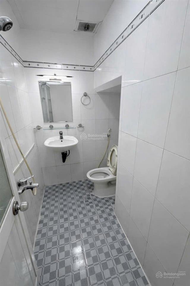Hàng hiếm! chỉ 6.85 tỷ  nhà 3 tấm hxh lạc long quân