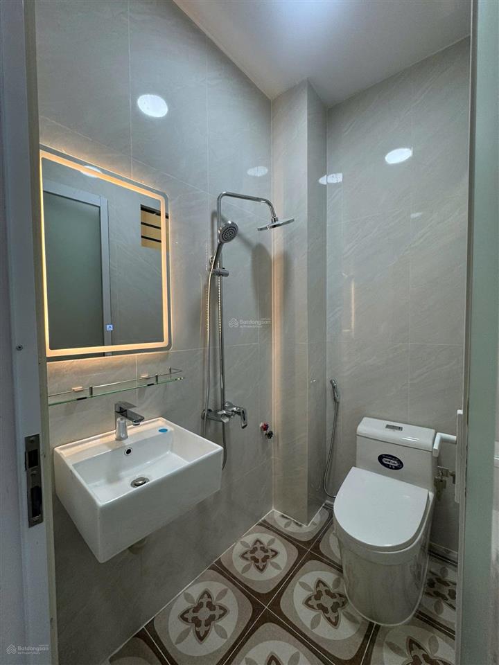 Căn góc đẹp đúc 3 tấm hxh 136 đường hậu giang