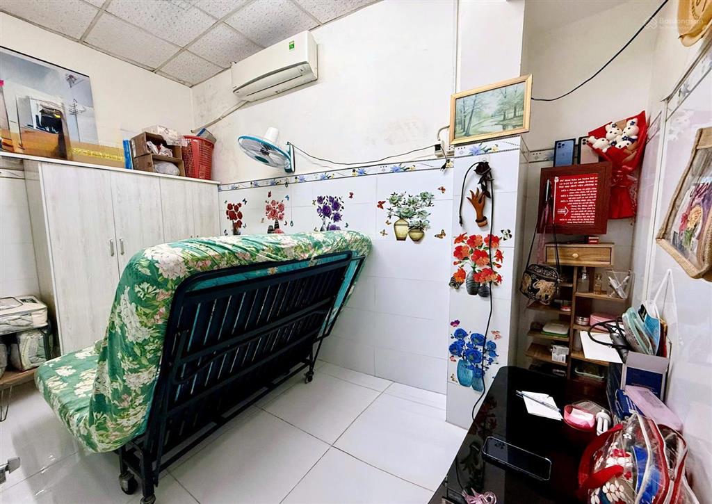Nhà (4.3x16m) 1 lầu hxh đường bà hom ngay chợ phú lâm