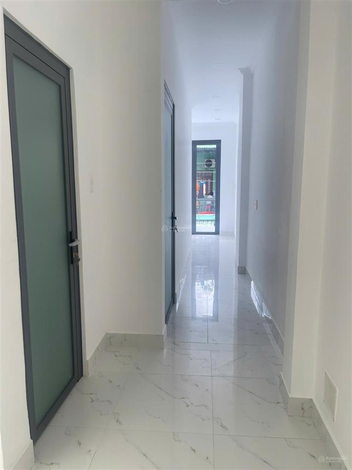 7.9 tỷ  nhà đẹp 2 lầu (4x19) mt đường 8m kdc tên lửa