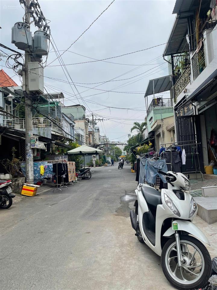 7.9 tỷ  nhà đẹp 2 lầu (4x19) mt đường 8m kdc tên lửa