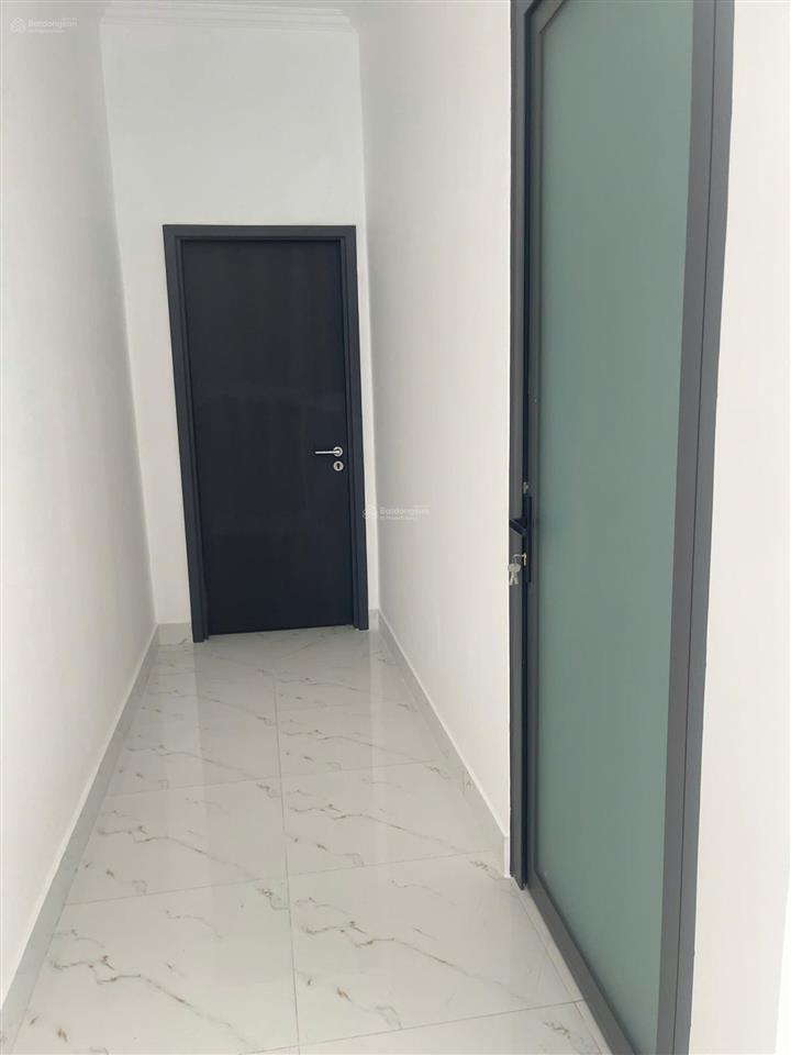 7.9 tỷ  nhà đẹp 2 lầu (4x19) mt đường 8m kdc tên lửa