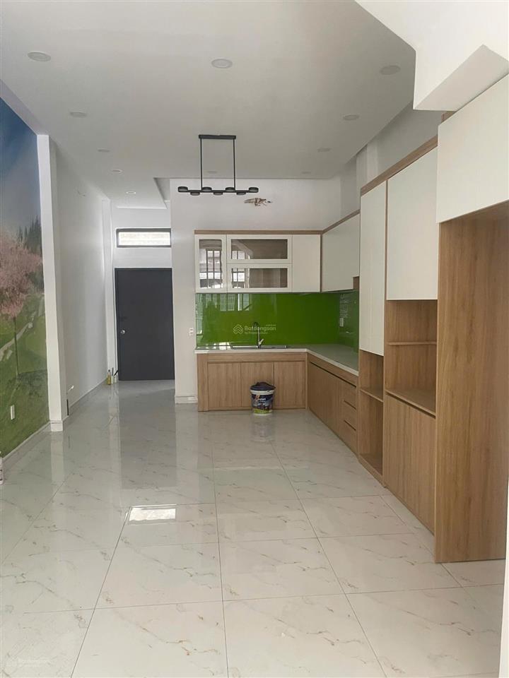 7.9 tỷ  nhà đẹp 2 lầu (4x19) mt đường 8m kdc tên lửa