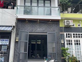 7.9 tỷ  nhà đẹp 2 lầu (4x19) mt đường 8m kdc tên lửa