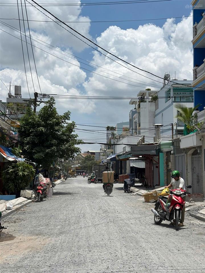 Ngộp bank!! chỉ 17 tỷ  có ngay nhà (8x17) khu bình phú 1