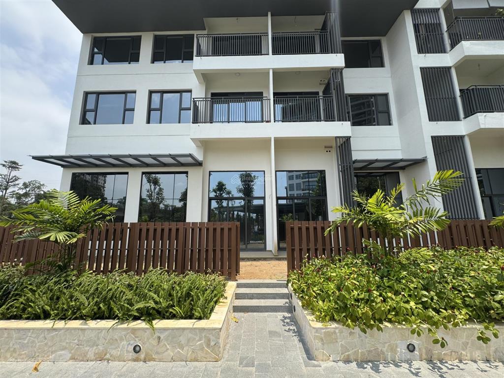 Bán căn nhanh hộ sân vườn 198m2  hàng hiếm tại the infiniti quận 7  view biển nhân tạo