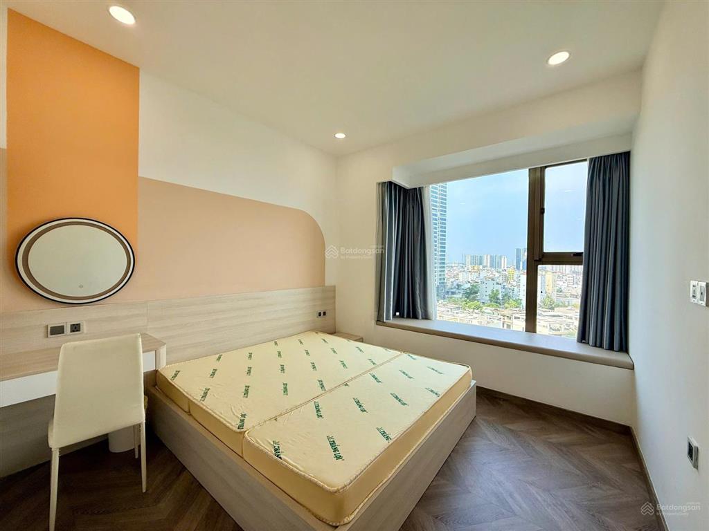 Chủ cần bán gấp căn hộ midtown m8 block b, tầng cao, layout 2pn 80m2, giá bán 11 tỷ all in
