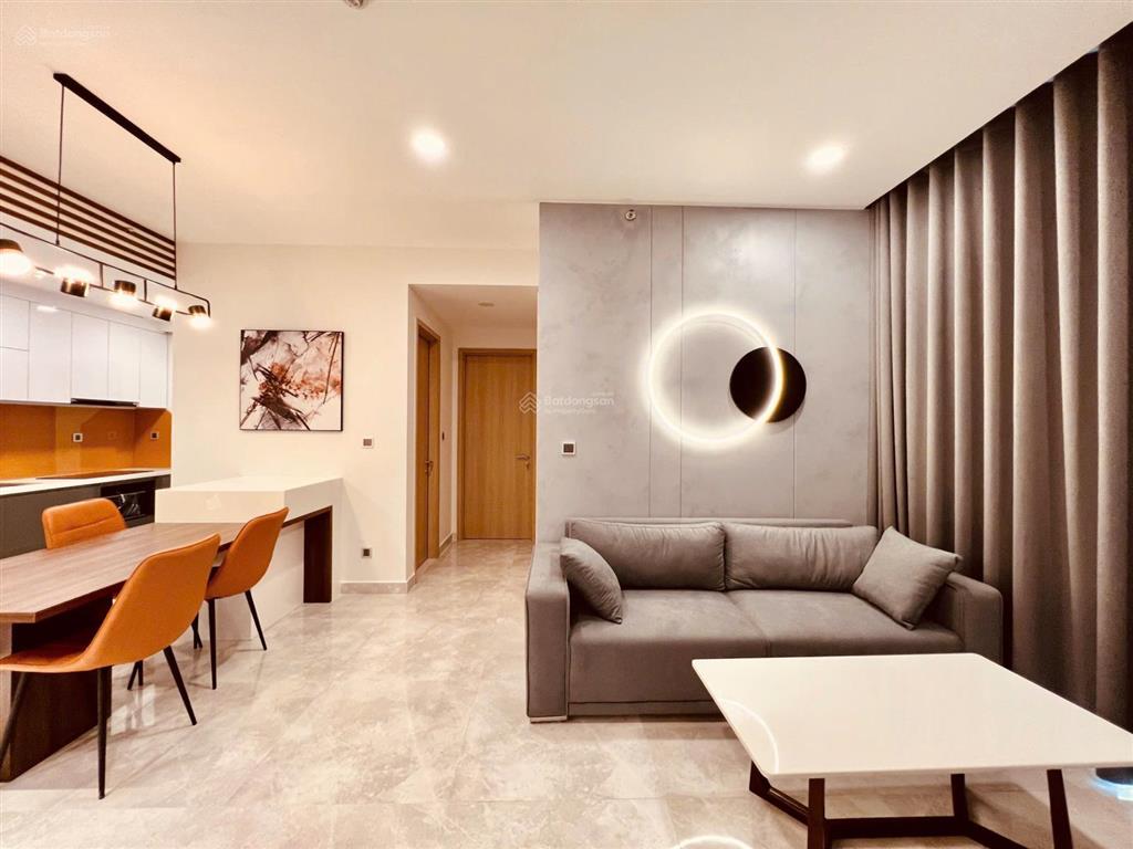 Cho thuê nhanh căn midtown m8, dt 83m2, 2pn 2wc, nhà trang bị nt cực mới, cửa ban công hướng đn