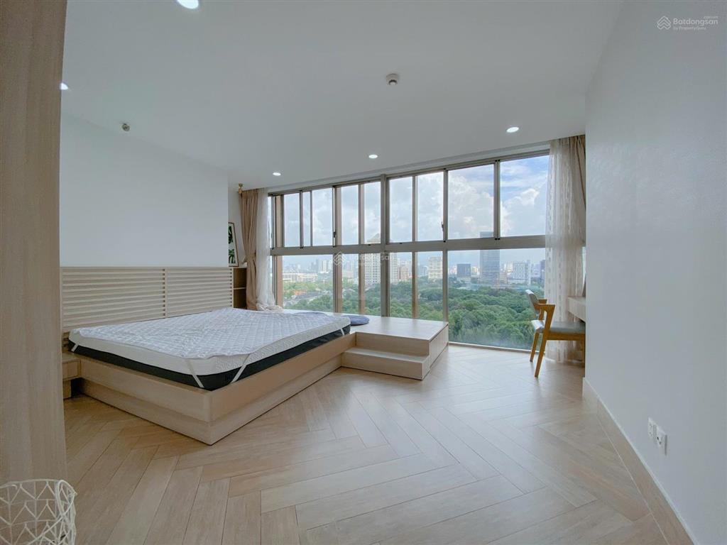 Cần cho thuê căn midtown m6 dt 116m2, thiết kế 2pn, block c, có ô xe riêng, view sông cực mát