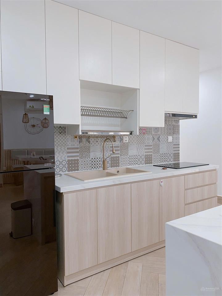 Cần cho thuê căn midtown m6 dt 116m2, thiết kế 2pn, block c, có ô xe riêng, view sông cực mát
