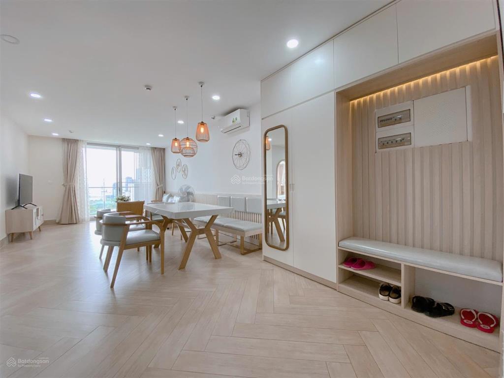 Cần cho thuê căn midtown m6 dt 116m2, thiết kế 2pn, block c, có ô xe riêng, view sông cực mát