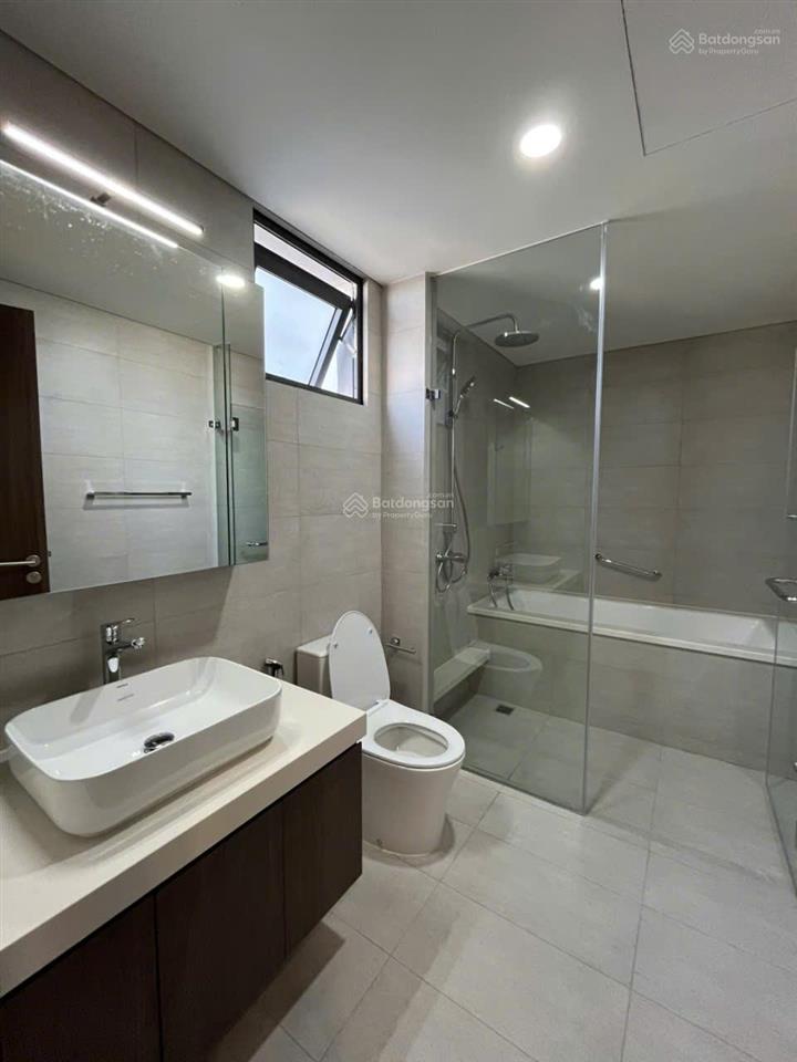 Bán gấp căn góc 3pn, 3wc the infiniti 135m2 giá hời dự án 92tr/m2, view 360 xem bắn pháo hoa