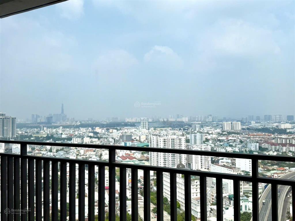 Bán gấp căn góc 3pn, 3wc the infiniti 135m2 giá hời dự án 92tr/m2, view 360 xem bắn pháo hoa
