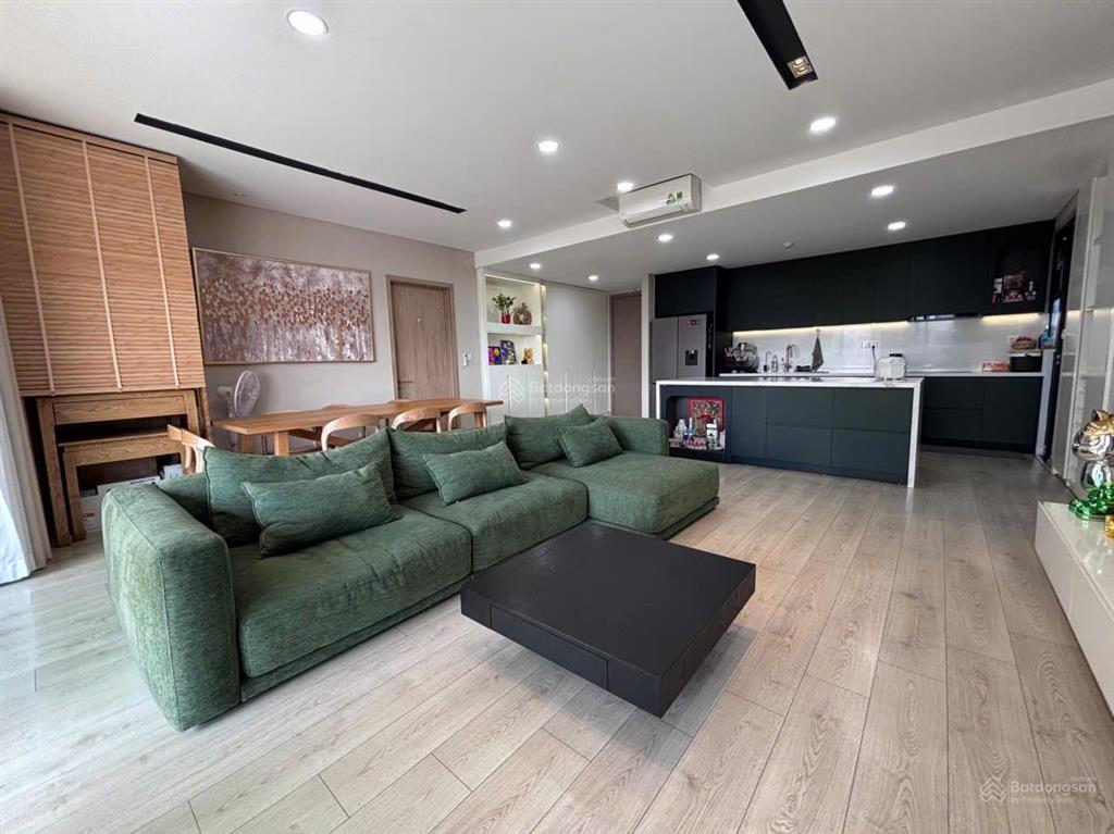 Chuyển công tác cần bán gấp căn hộ the view 3pn 154m view toàn cảnh phú mỹ hưng giá chỉ 14,9 tỷ