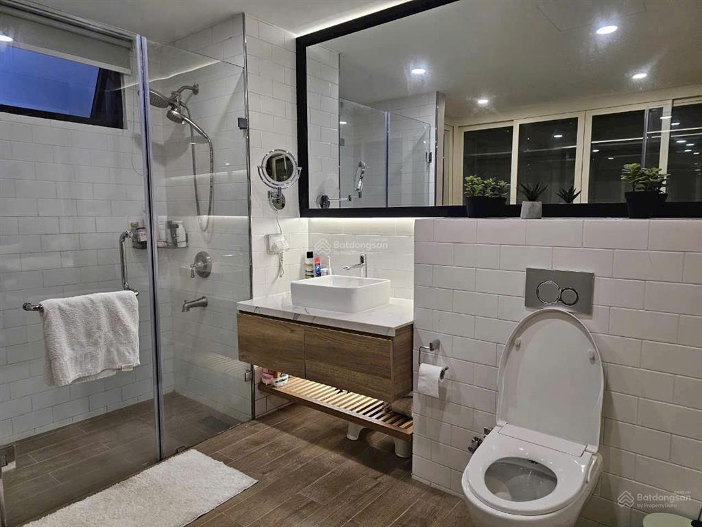 Chuyển công tác cần bán gấp căn hộ the view 3pn 154m view toàn cảnh phú mỹ hưng giá chỉ 14,9 tỷ